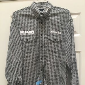 Wrangler Rodeo Ram Series shirt w/black buttons.